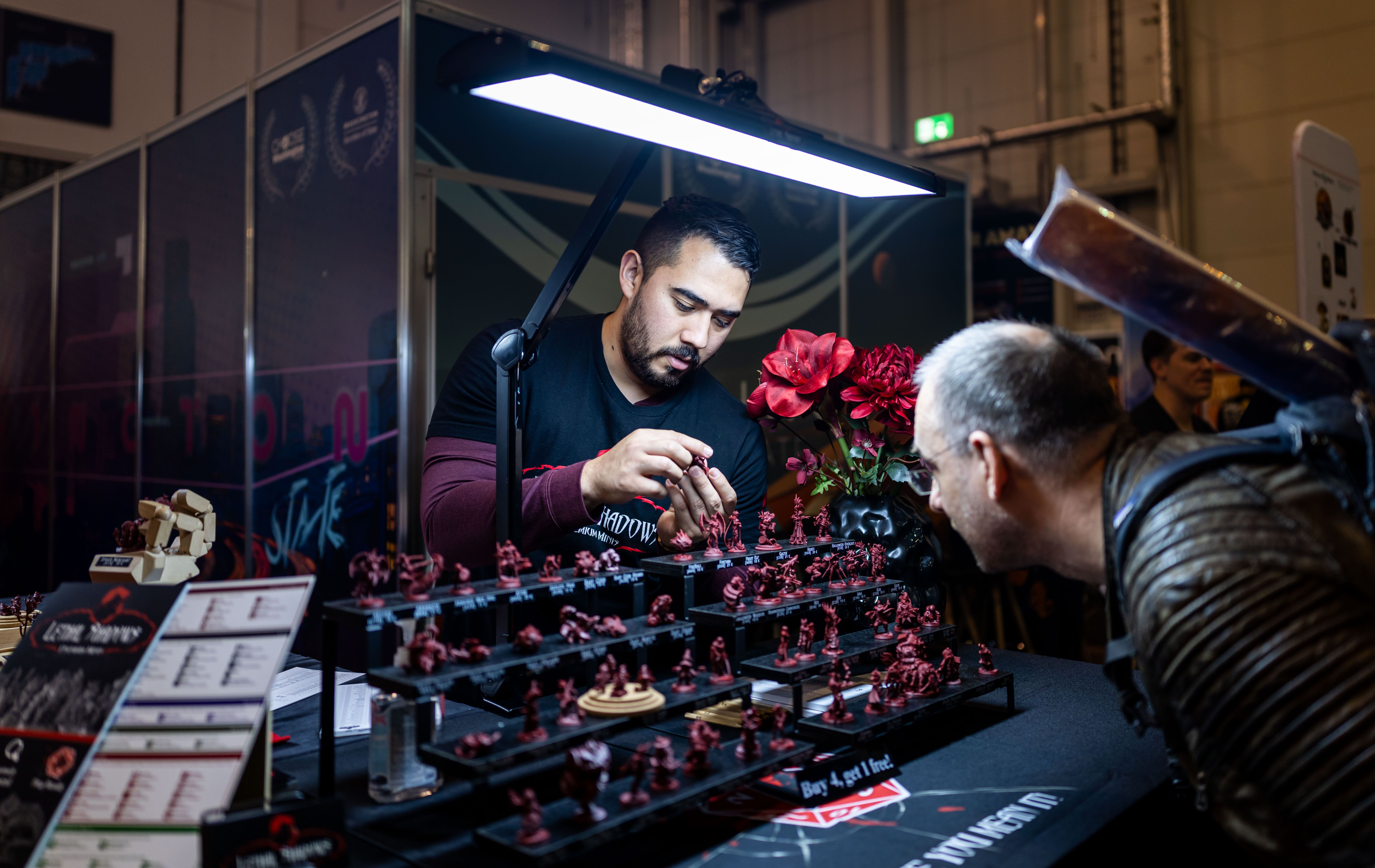 SPIEL Essen 2025 Miniaturen genau betrachten